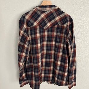 Ariat shirt
